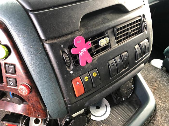 Used 2004 DAF 95 XF 480 6x2 MANUAL EURO 4