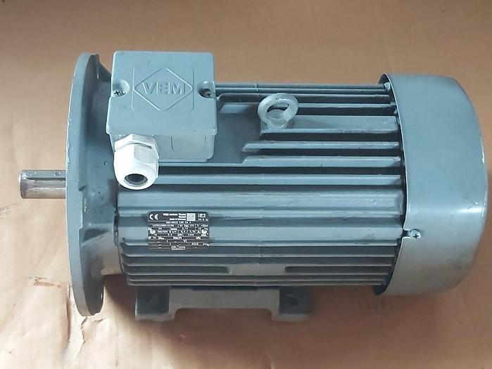 Gebraucht Elektromotor mit Flansch und Fuss, IE2- WE1R 100 LX 4, 3 KW, 1455 rpm, VEM,  gebraucht-Top