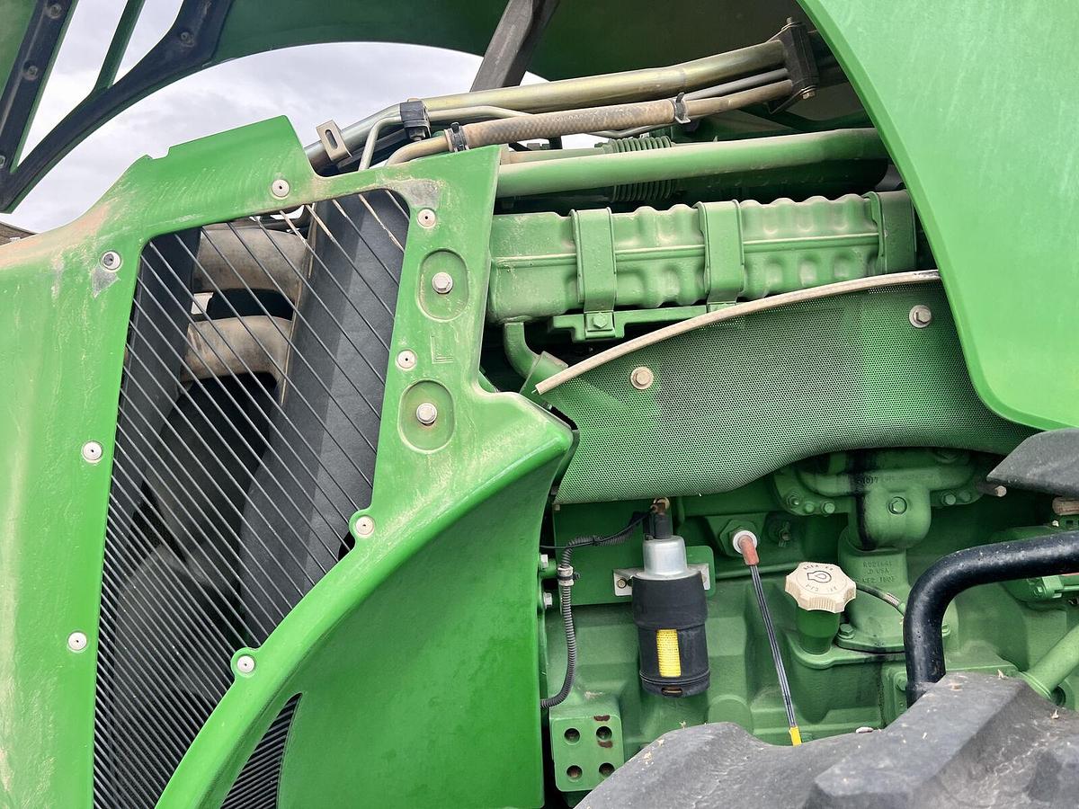 John Deere, 2011, 8285R, 4250 hrs