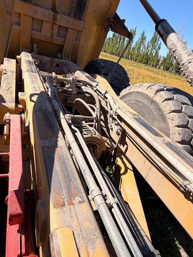 Used 2014 caterpillar 740b