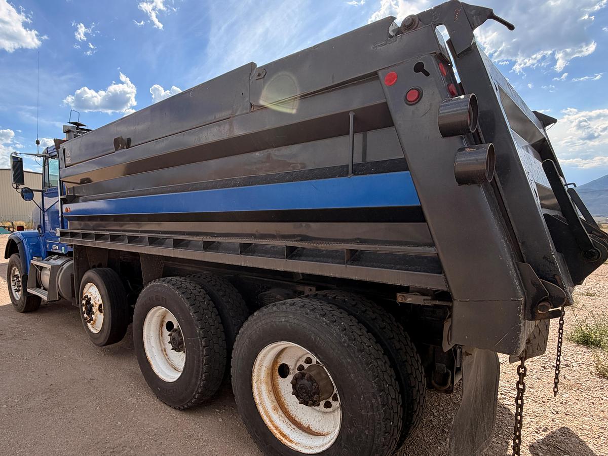 Used Freightliner FLD120SD