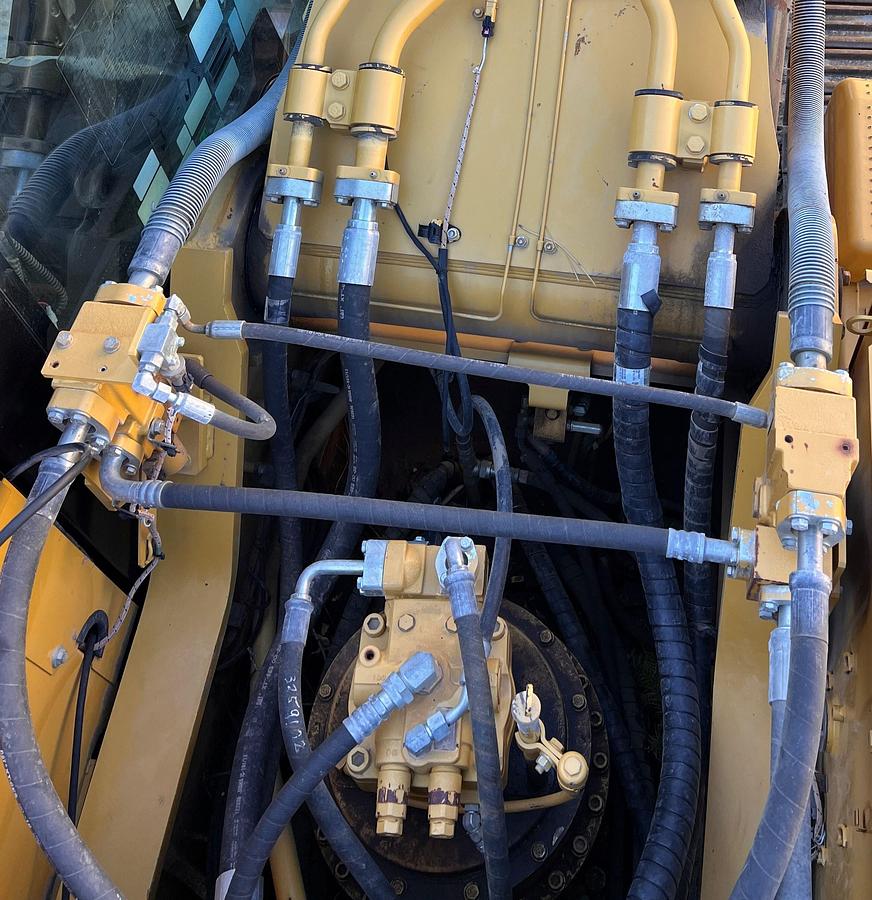 Used 2016 Caterpillar 336F L Excavator with Thumb