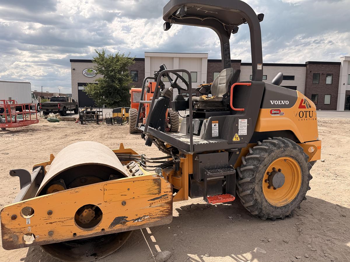 Used 2017 Volvo SD45B