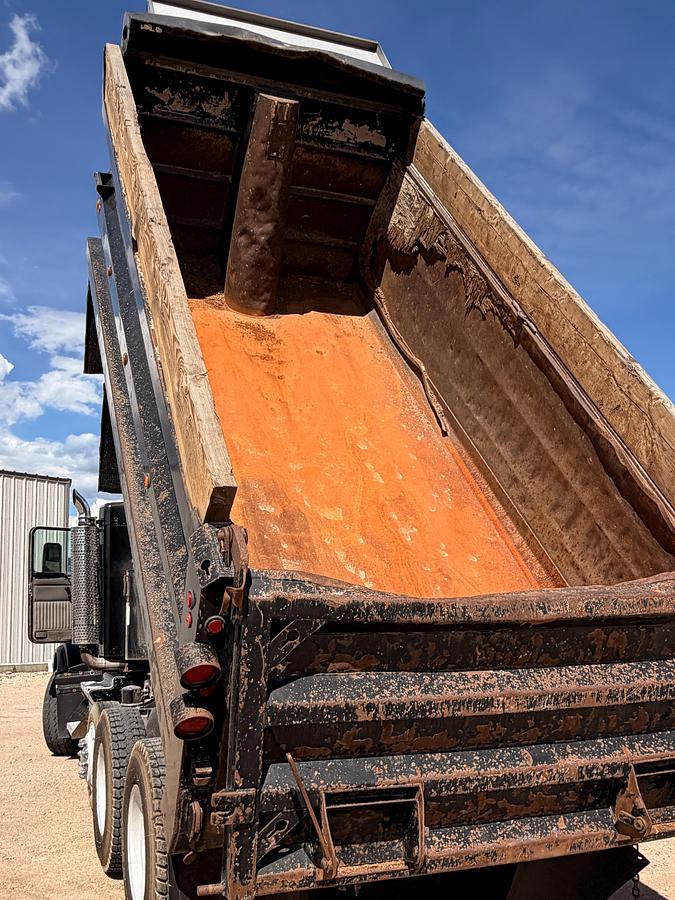 Used 2004 Kenworth T800B