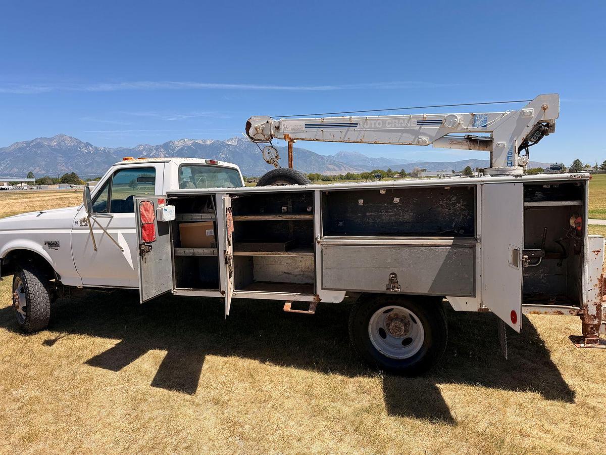 Used ***LOW MILES*** Ford F350 XL Service Truck with Crane and PowerStroke