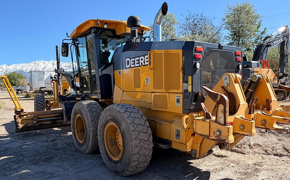 Used Deere 772GP Motor Grader 12K hrs 6WD