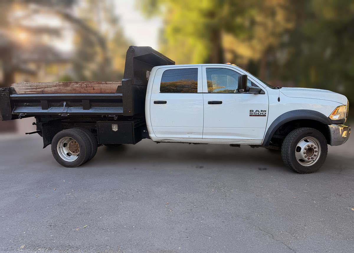 Used 2018 Dodge Ram 5500 Crew Cab Dump Truck