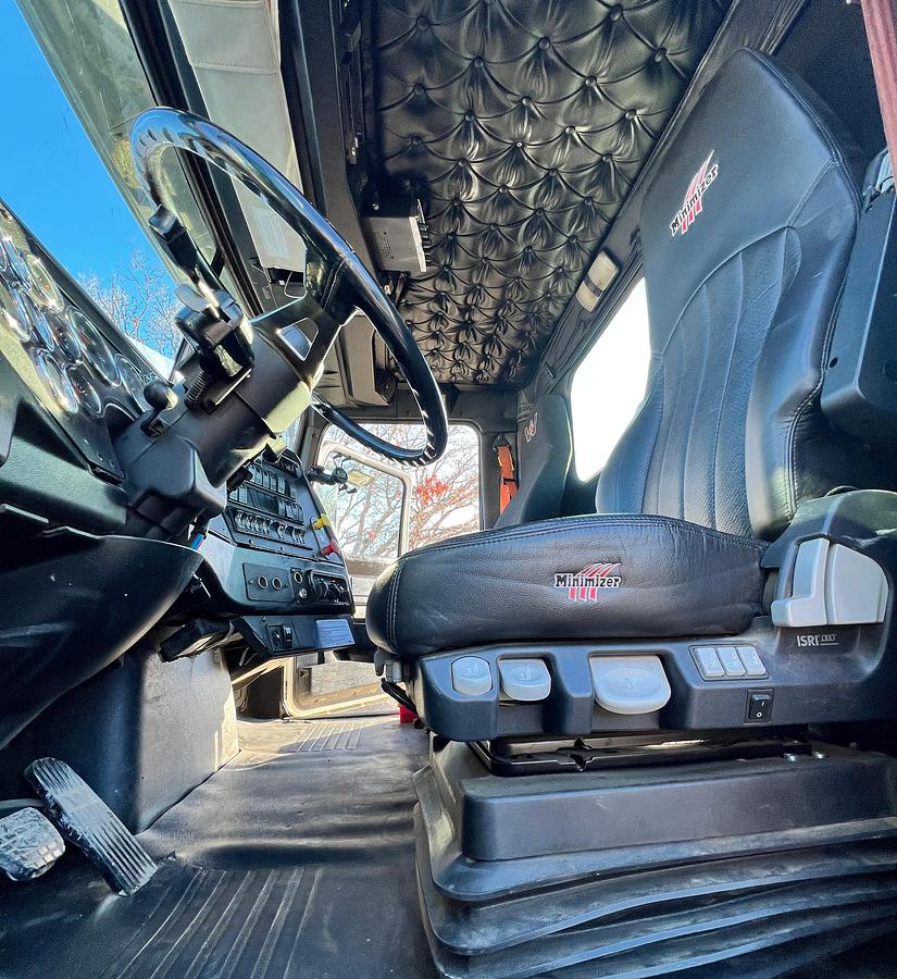 Used 2019 Western Star 4900SF Tri-Axle Dump Truck