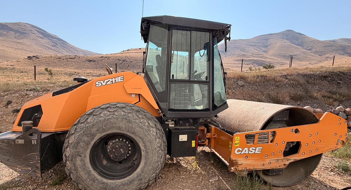 Used 2020 Case sv211e