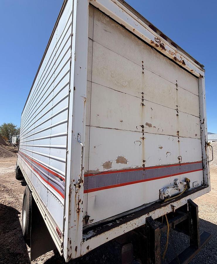 Used International box truck, Dt466 Engine