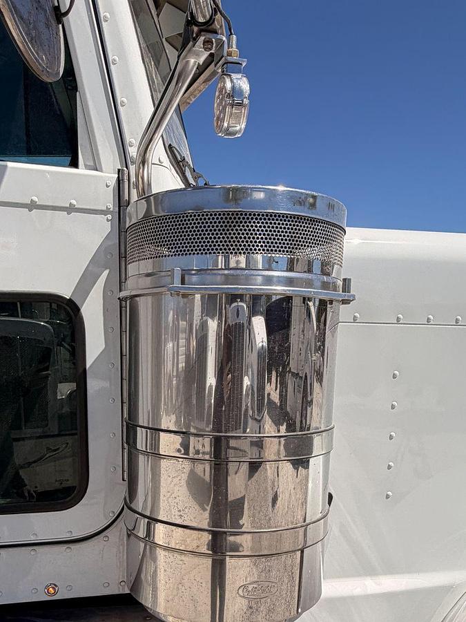 Used 2019 Peterbilt 389 with Cummins ISX15 and 18sp manual transmission