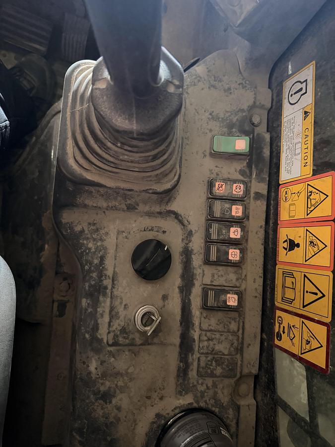 Used 2024 Takeuchi tl12r2-crh