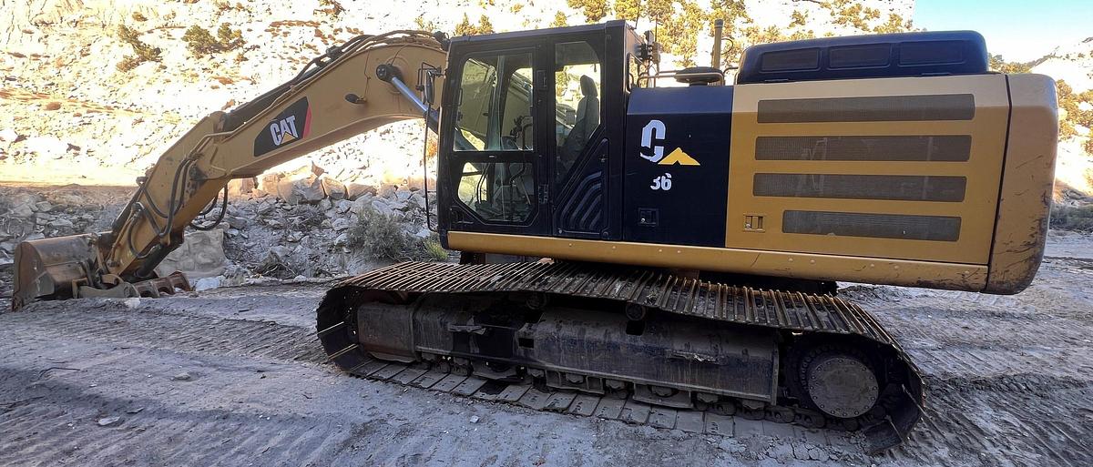 Used 2016 Caterpillar 336F L Excavator with Thumb