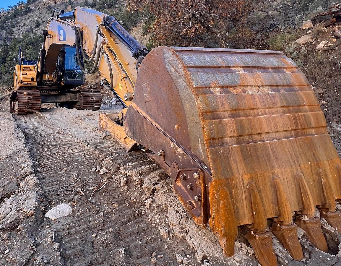 Used 2016 Caterpillar 336F L Excavator with Thumb