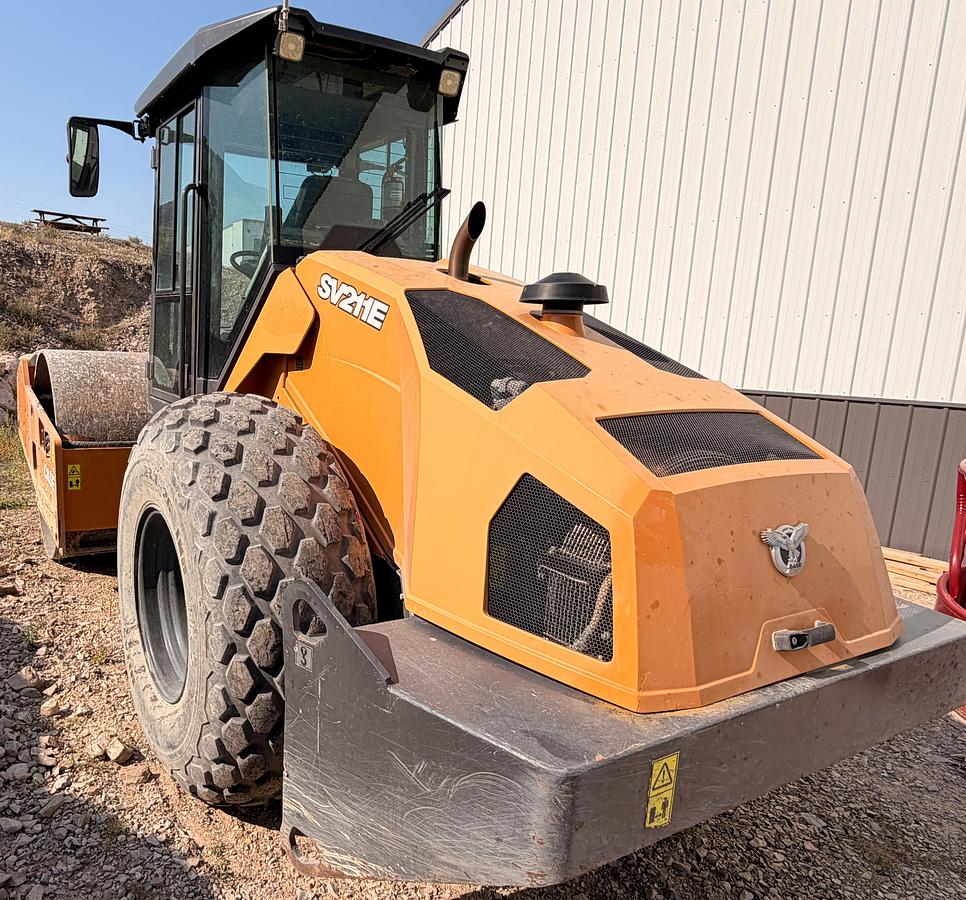 Used 2020 Case sv211e