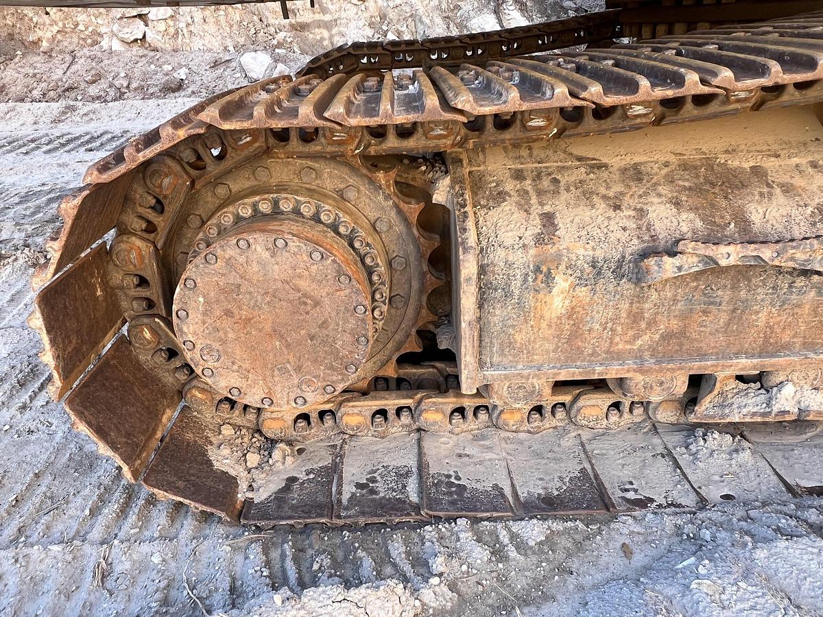 Used 2016 Caterpillar 336F L Excavator with Thumb