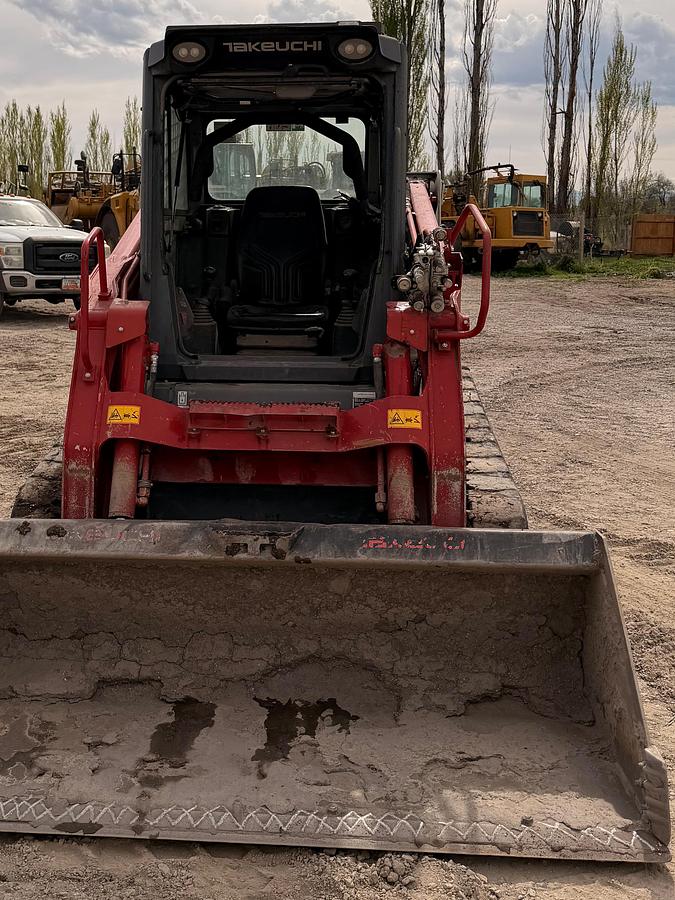 Used 2024 Takeuchi tl12r2-crh