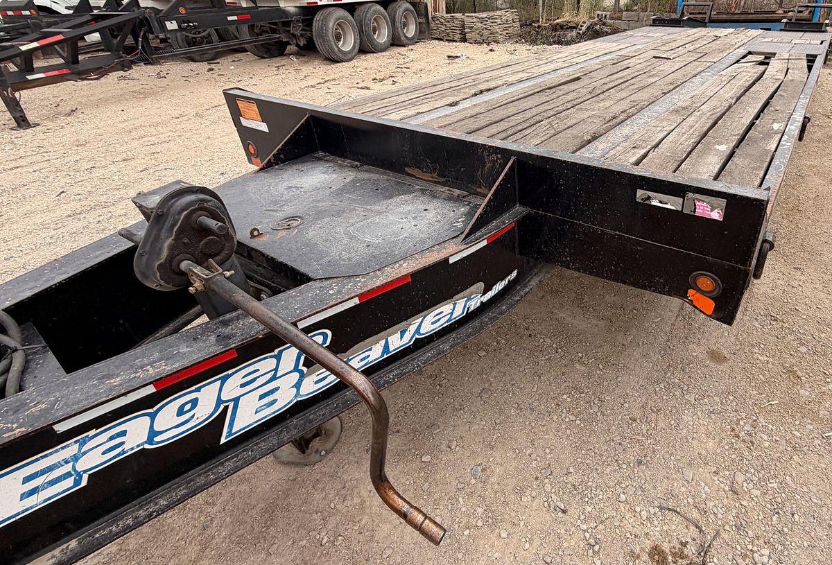 Used Eager Beaver dual Axle heavy duty equipment trailer 24Ton GVWR 48,818 lb