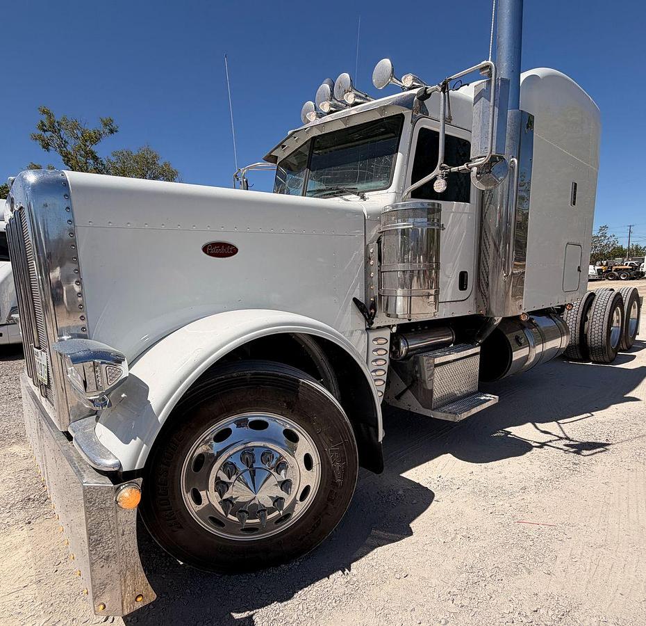 Used 2019 Peterbilt 389 with Cummins ISX15 and 18sp manual transmission