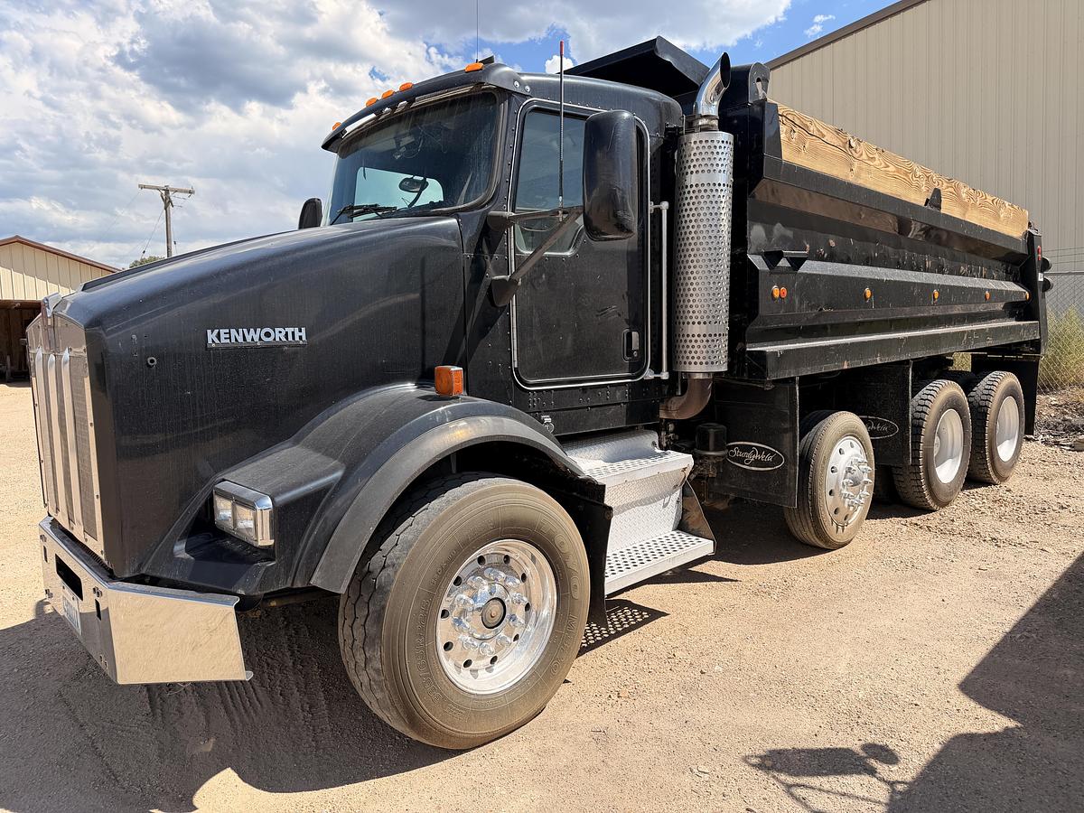 Used 2004 Kenworth T800B