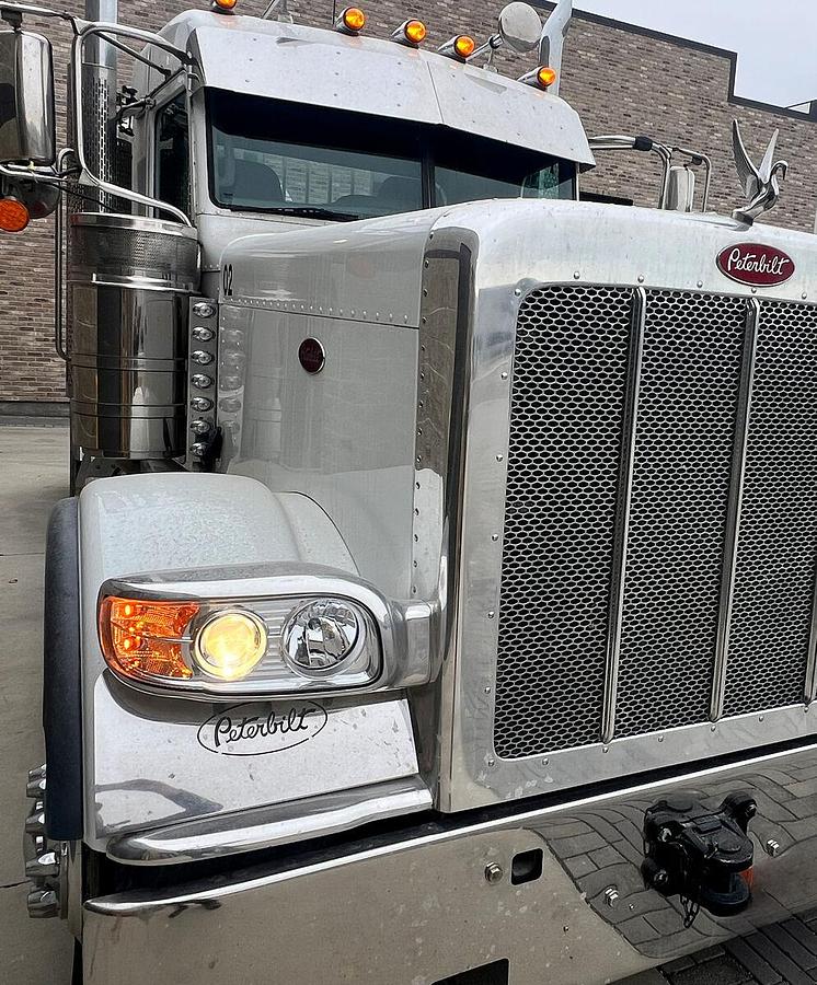 Used 2023 Peterbilt 389 Dual Axle Day Cab Semi Tractor