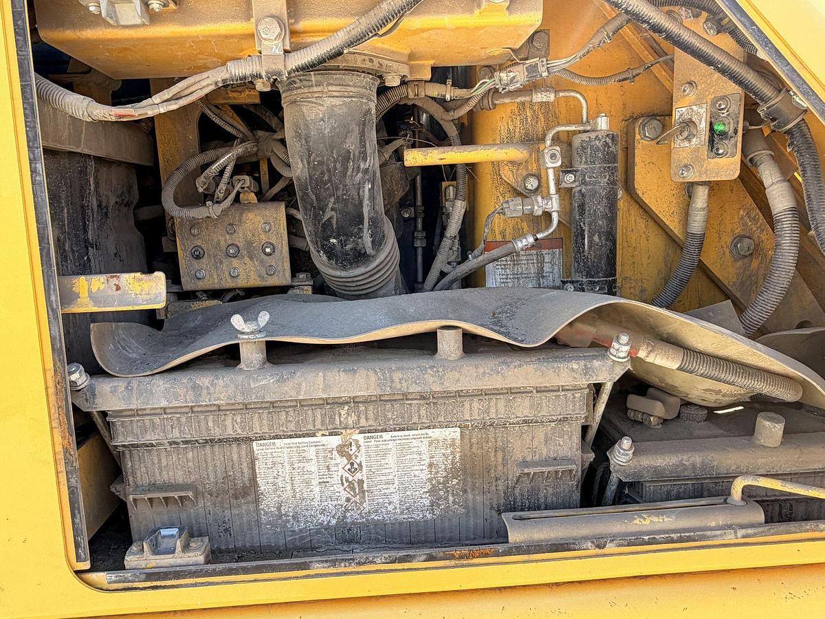 Used 2017 Komatsu D155AX-8, 8,851 hrs, turbocharged diesel, 354 HP