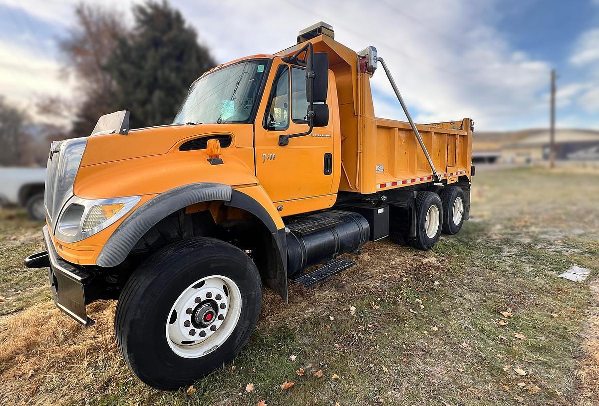 Used 2005 International 7600 Dump Truck