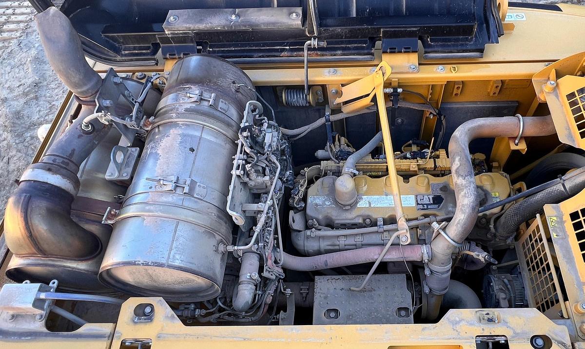 Used 2016 Caterpillar 336F L Excavator with Thumb