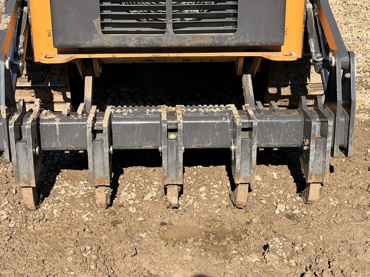 Used 2023 Case, Minotaur DL550 Compact Dozer Loader with ripper, **VERY LOW HOURS***