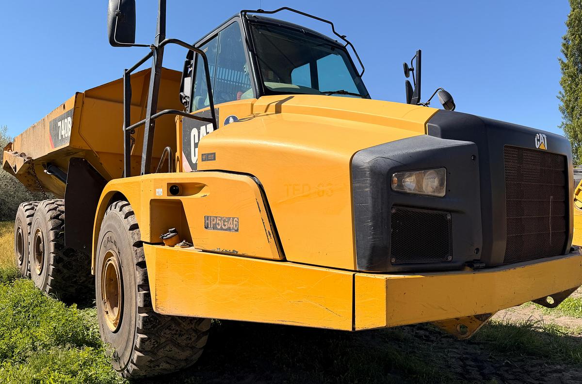 Used 2014 caterpillar 740b