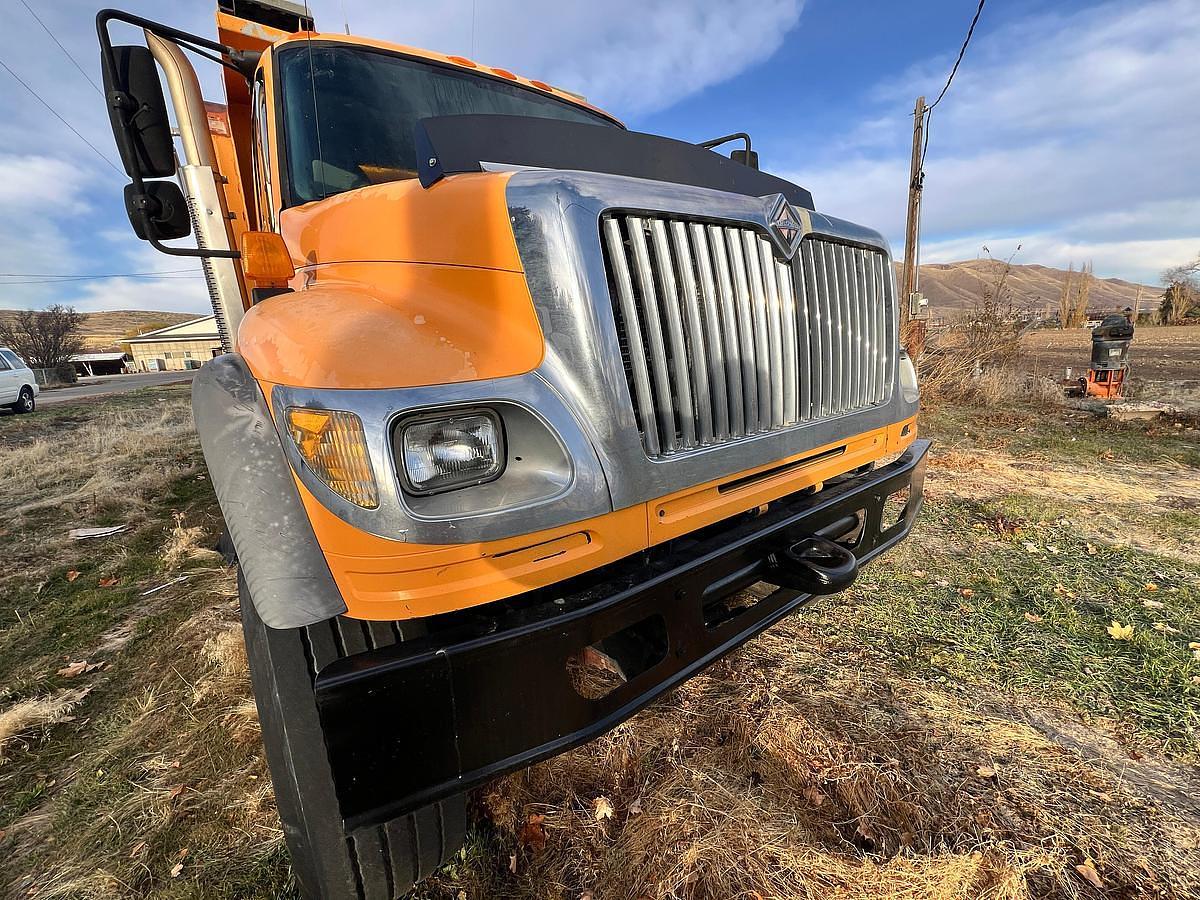 Used 2005 International 7600 Dump Truck