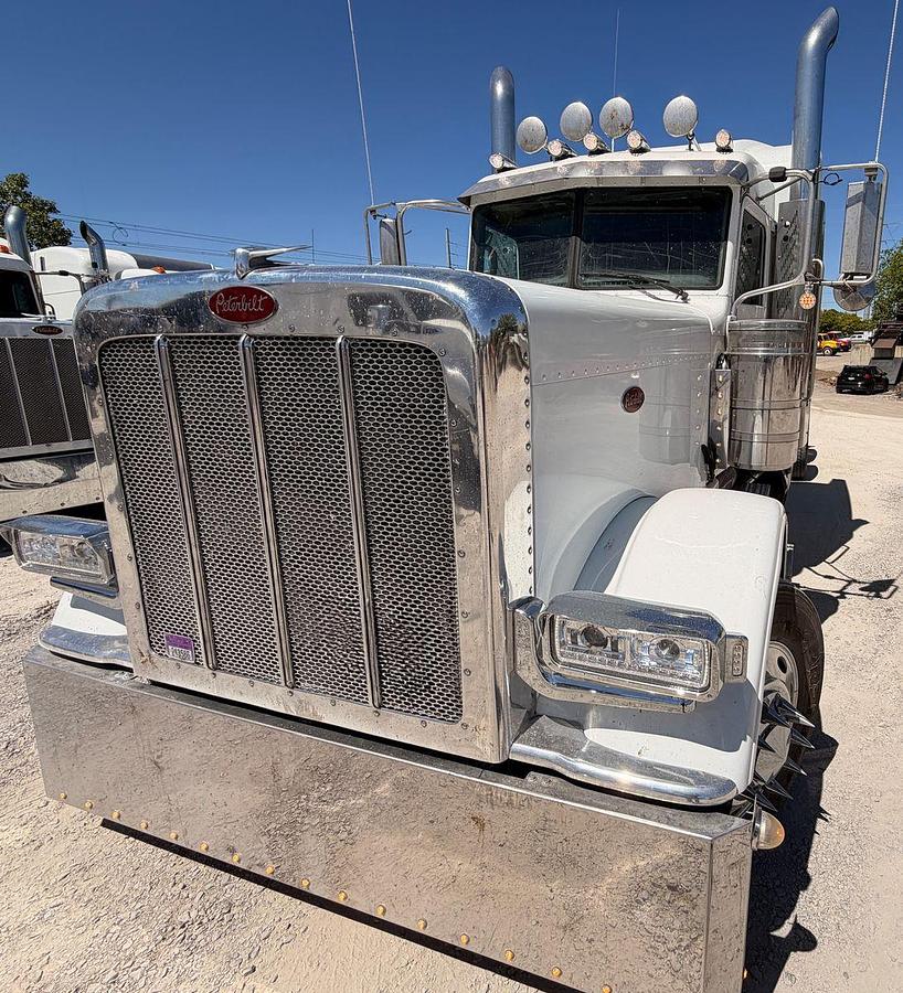 Used 2019 Peterbilt 389 with Cummins ISX15 and 18sp manual transmission