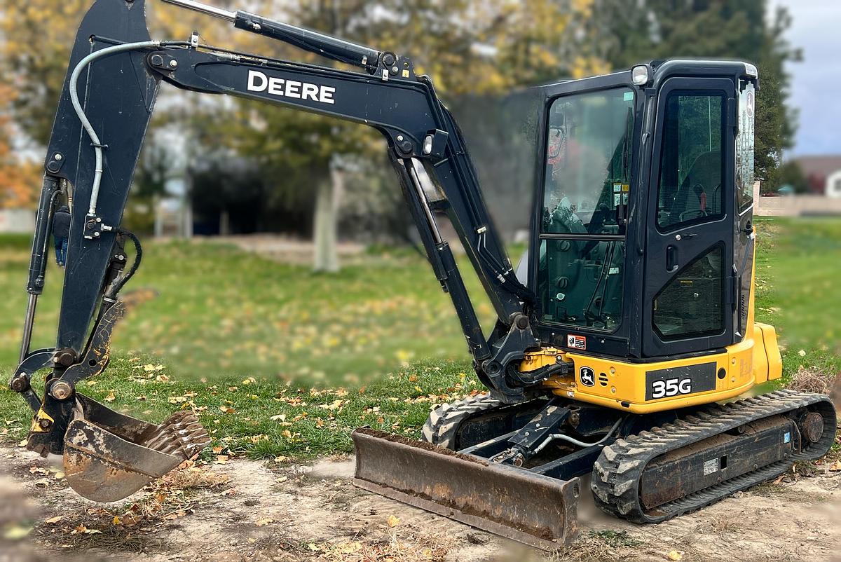 Used 2019 Deere 35G