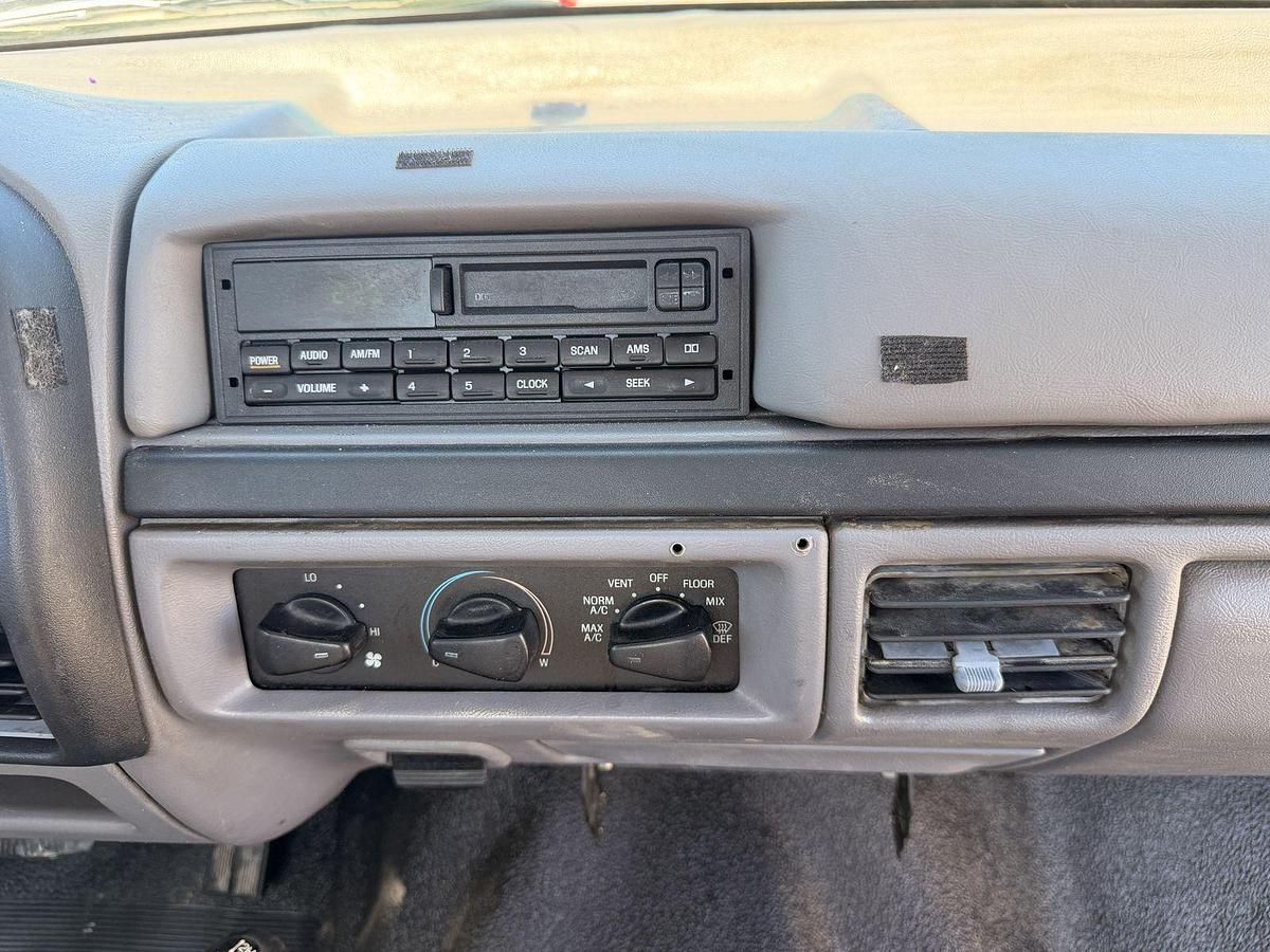 Used ***LOW MILES*** Ford F350 XL Service Truck with Crane and PowerStroke