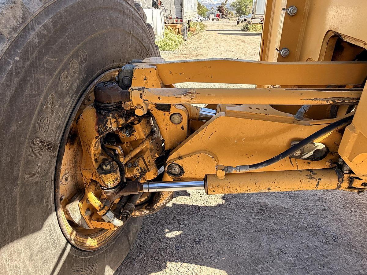 Used Deere 772GP Motor Grader 12K hrs 6WD
