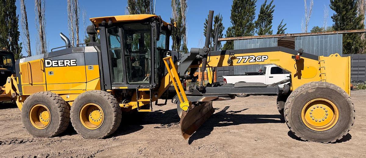 Used Deere 772GP Motor Grader 12K hrs 6WD