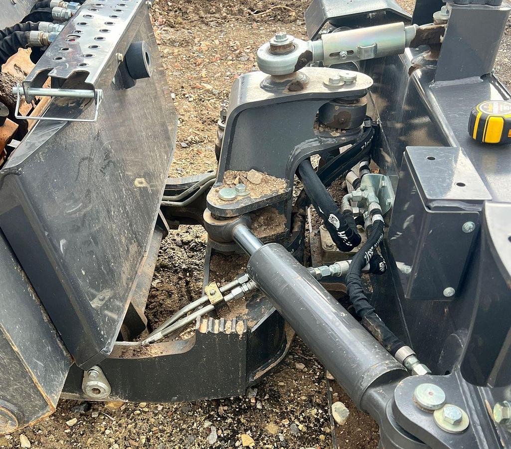 Used 2023 Case, Minotaur DL550 Compact Dozer Loader with ripper, **VERY LOW HOURS***