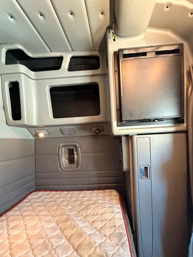 Used 2019 Peterbilt 389 with Cummins ISX15 and 18sp manual transmission