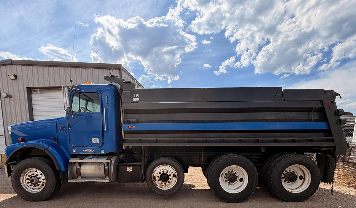 Used Freightliner FLD120SD