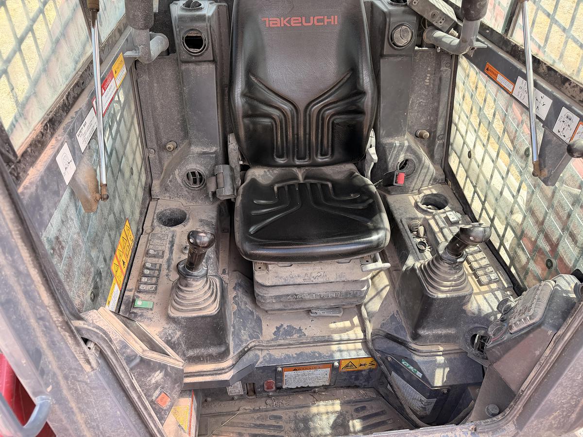 Used 2024 Takeuchi tl12r2-crh