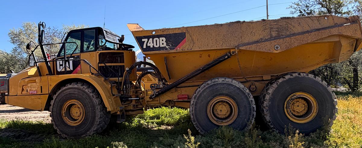 Used 2014 caterpillar 740b