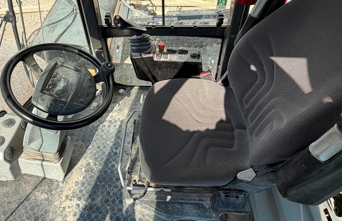 Used 2020 Case sv211e