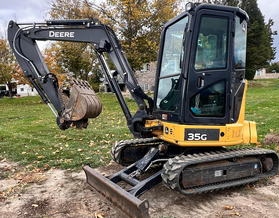 Used 2019 Deere 35G