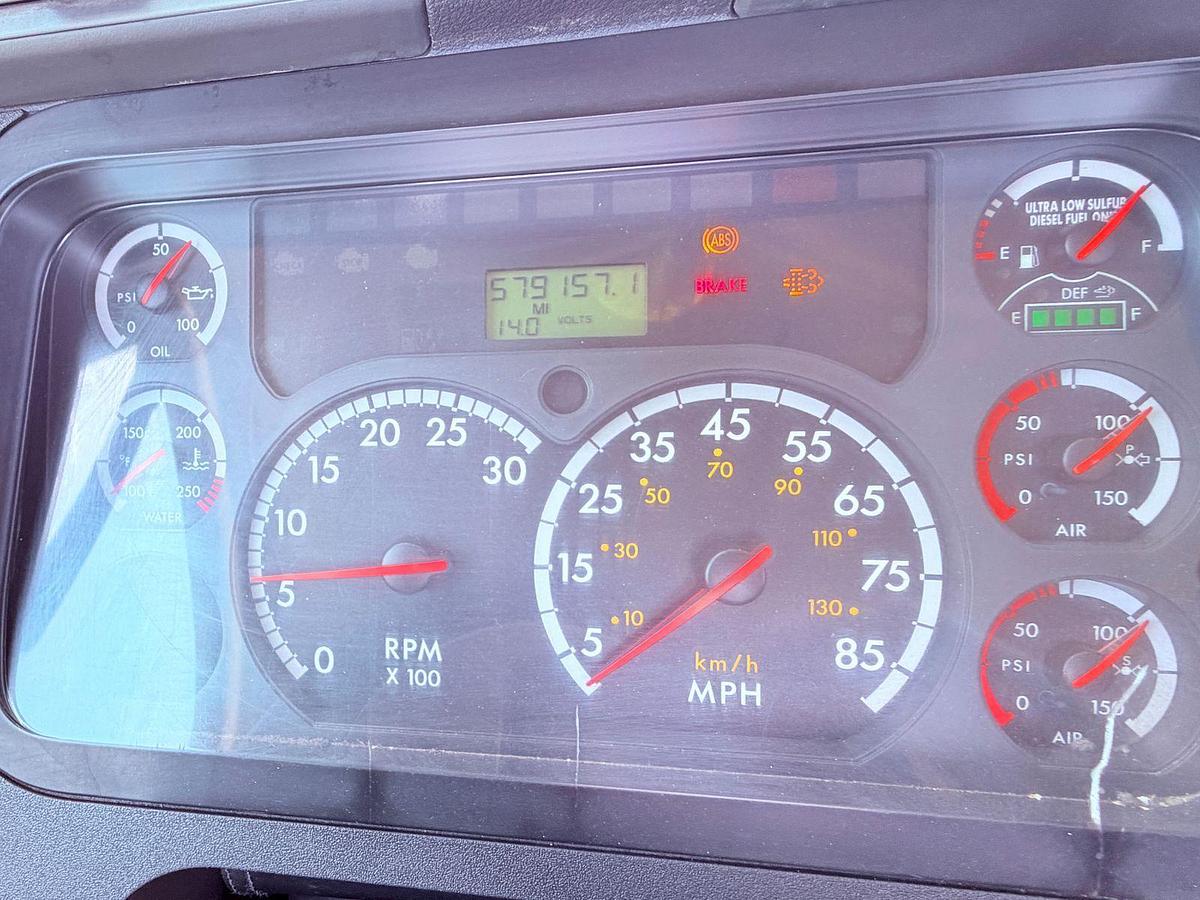 Used 2013 Freightliner Cascadia Mid-Roof Day Cab 579,157 Miles