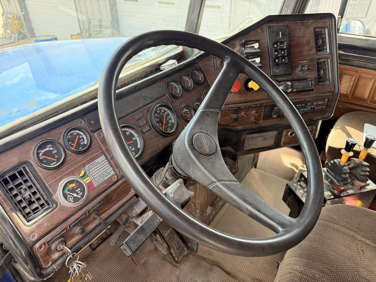 Used Freightliner FLD120SD