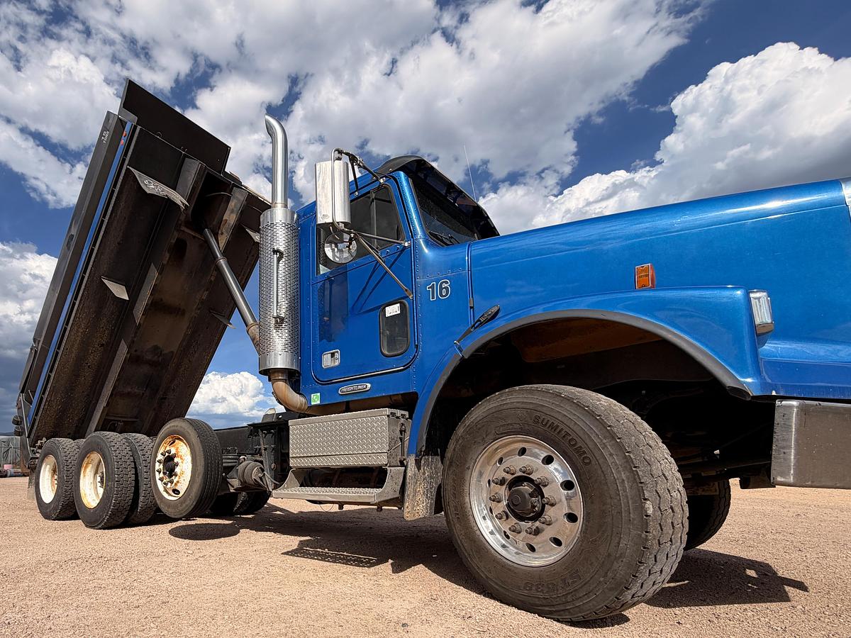 Used Freightliner FLD120SD