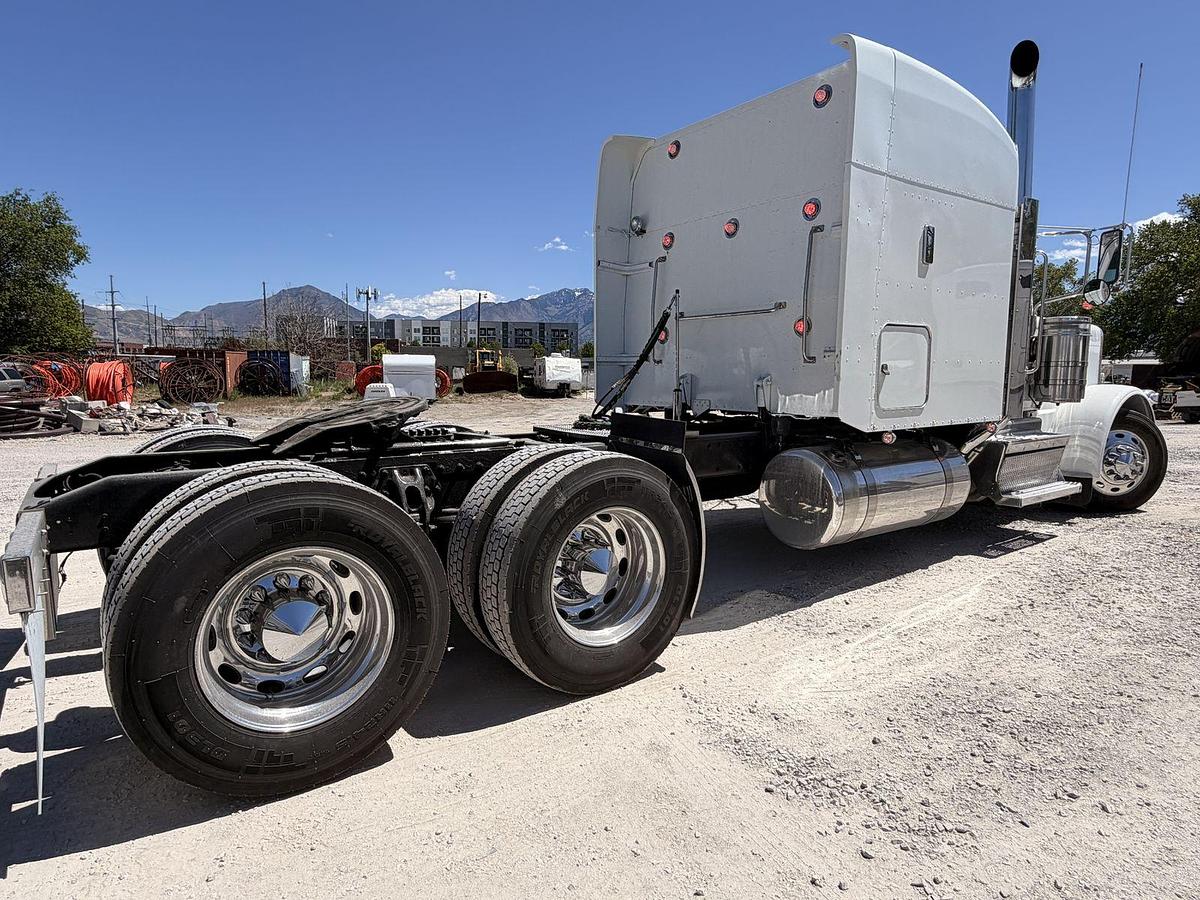 Used 2019 Peterbilt 389 with Cummins ISX15 and 18sp manual transmission