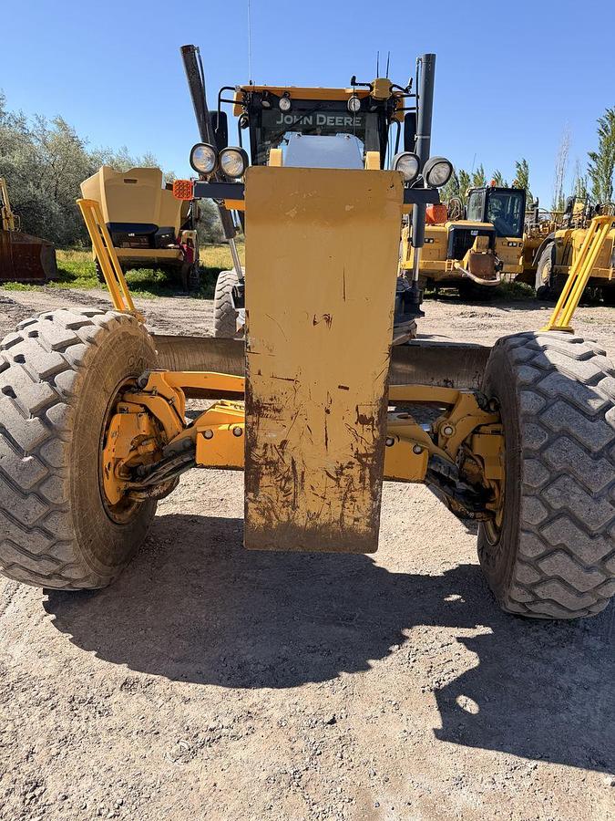 Used Deere 772GP Motor Grader 12K hrs 6WD