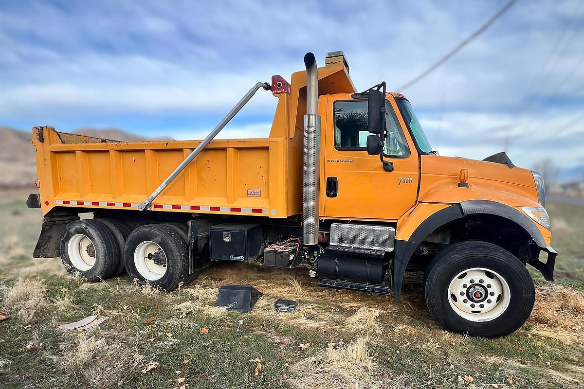 Used 2005 International 7600 Dump Truck