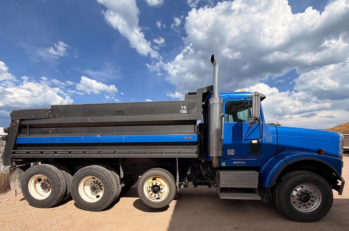 Used Freightliner FLD120SD